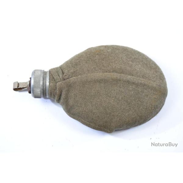 Gourde militaire a identifier, aluminium avec crochet de fixation.  Style Pays de l'Est