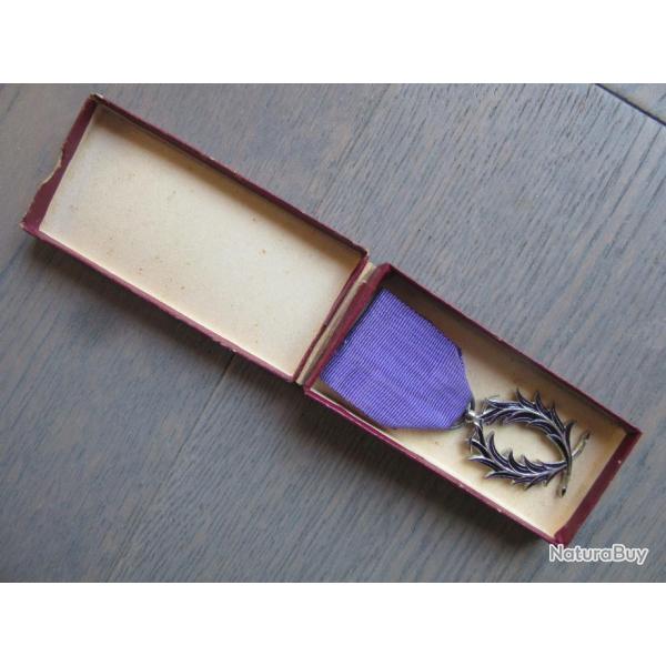 MEDAILLE PALMES ACADEMIQUE