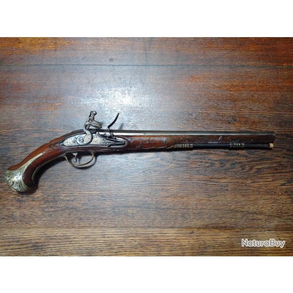 Trs long pistolet de cavalerie ou d'aron  silex pour officier - vers 1700 - fin Louis XIV - BE