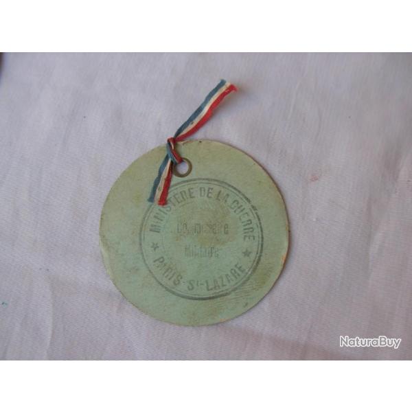 WW1/2 FRANCE �TIQUETTE RONDE AVEC RUBAN FRANCAISE " COMMISSAIRE MILITAIRE PARIS SAINT LAZARE " RARE