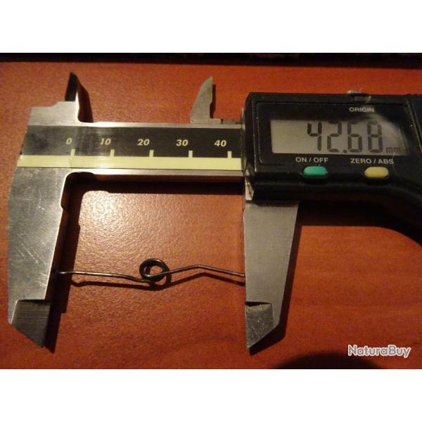 ressort pour gachette et levier d'arret de chargement  pistolet  P 38.