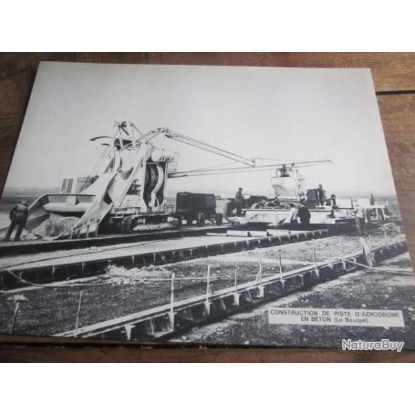 carte fiche photo  /  CONSTRUCTION DE PISTE D AERODROME  EN BETON  LE BOURGET