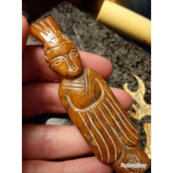 Curieuse Petite figurine en jadeite chinoise ?