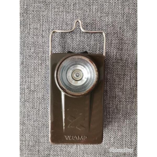 Lampe de poche ancienne de l'arm�e suisse