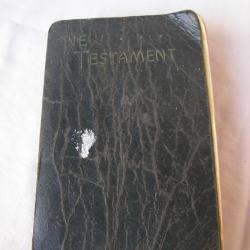 WW2 US NOUVEAU TESTAMENT PERSONNALIS&Eacute; " NEW TESTAMENT " LIVRE RELIGIEUX CHR&Eacute;TIEN AM&Eacute;RICAIN DE 1945
