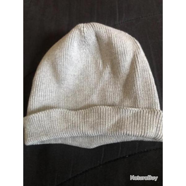 1 bonnet enfant 6 / 7 ans gris chaud  benetton 100% coton