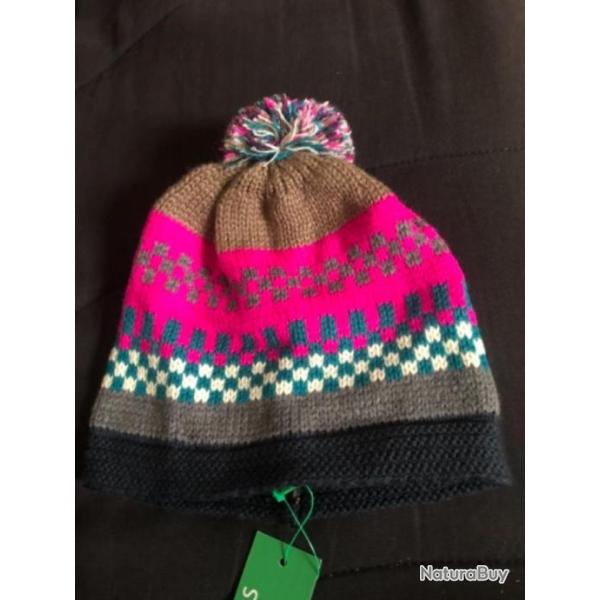 1 bonnet enfant 6 / 7 ans bleu violet pompon chaud  benetton