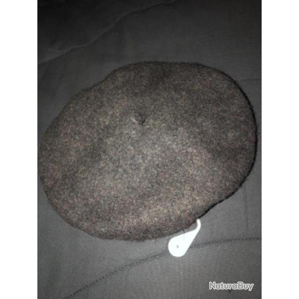 1 bonnet enfant 6 / 7 ans noir, type b�ret, chaud benetton