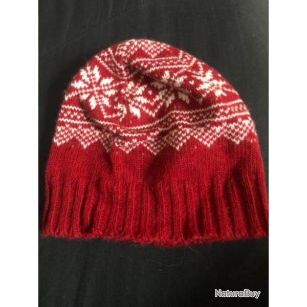 1 bonnet enfant 3 / 4 ans rouge BLANC benetton