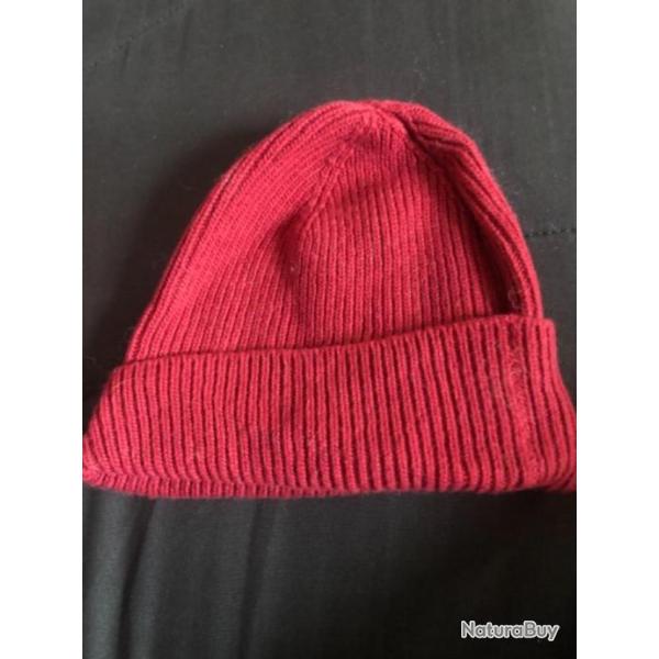 1 bonnet enfant 3 / 4 ans rouge chaud  benetton