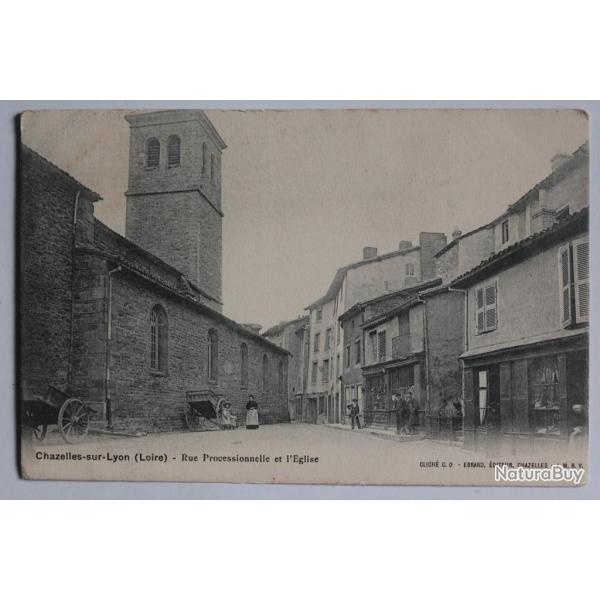 CPA Loire Chazelles-sur-Lyon Rue processionnelle et l'�glise