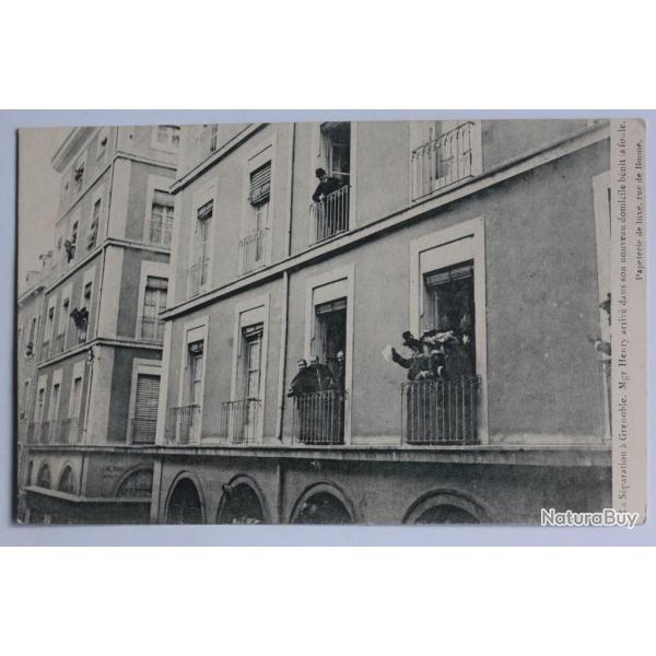 CPA Is�re S�paration � Grenoble Mgr Henry b�nit la foule