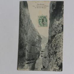 CPA Hautes-Alpes Les Alpes Environs de Guillestre La rue des Masques