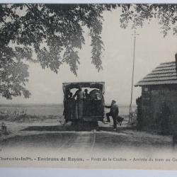 CPA Charente-Inférieure Royan Forêt Arrivée du Tram Galon d'Or