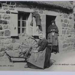 CPA Côtes-d'Armor Ile de Bréhat Coiffure et Moeurs