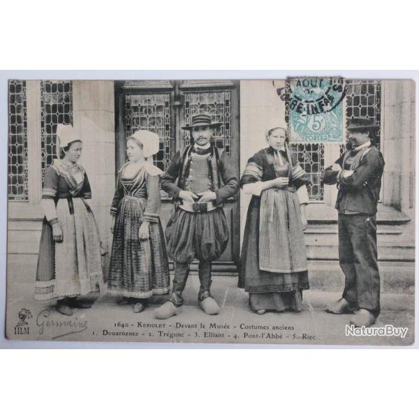 CPA Finist�re Keriolet Devant le Mus�e Costumes anciens
