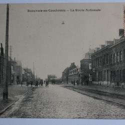 CPA Nord Beauvois-en-Cambr&eacute;sis La Route Nationale