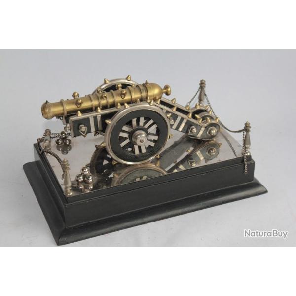 Mod�le r�duit Canon Zamzama Lahor� Pakistan