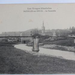 CPA Vosges Bazoilles-sur-Meuse La passerelle