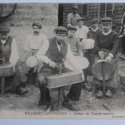 CPA Manche Villedieu-les-Poêles Atelier de chaudronnerie