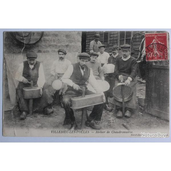 CPA Manche Villedieu-les-Po�les Atelier de chaudronnerie