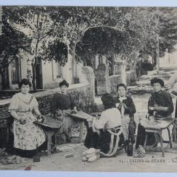 CPA Pyrénées-Atlantiques Salies-de-Béarn Sandalières