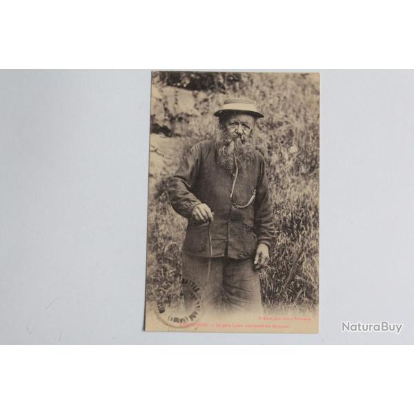 CPA Yonne Saint-Mor� P�re Leuleu charmant ses Serpents