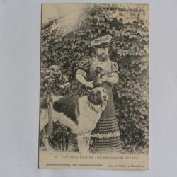 CPA Vosges Thaon-les-Vosges Madame Delait et ses chiens