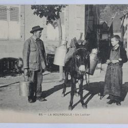 CPA Puy-de-Dôme La Bourboule Un laitier Âne