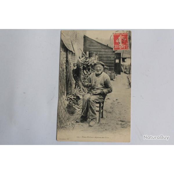 CPA Vieux p�cheur r�parant des filets