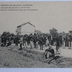CPA Grèves de Draveil-Vigneux Journée sanglante Grévistes
