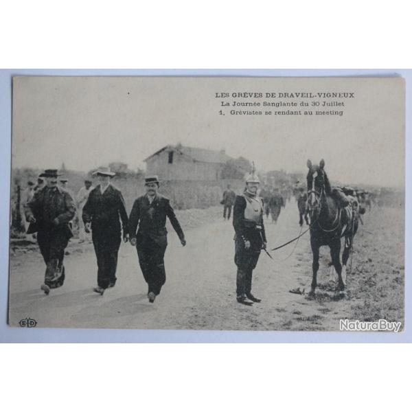 CPA Gr�ves de Draveil-Vigneux Journ�e sanglante Gr�vistes meeting