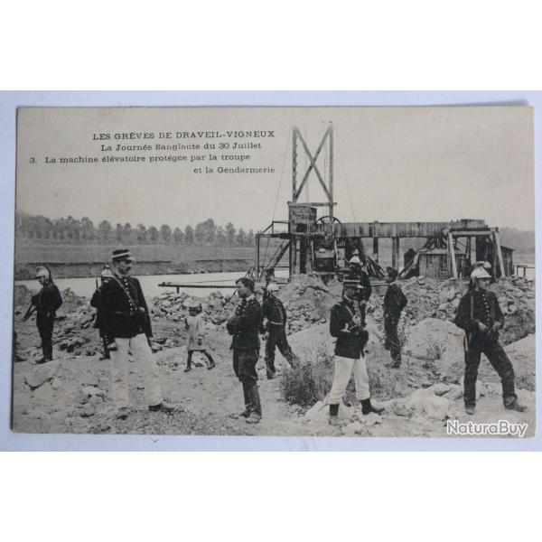 CPA Gr�ves de Draveil-Vigneux Journ�e sanglante machine �l�vatoire