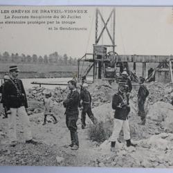 CPA Gr&egrave;ves de Draveil-Vigneux Journ&eacute;e sanglante machine &eacute;l&eacute;vatoire