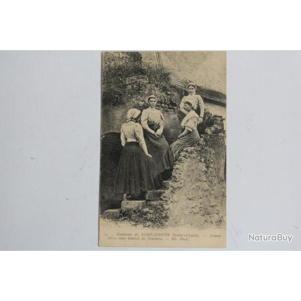 CPA Indre-et-Loire Saint-Avertin Jeunes filles bonnet de Touraine