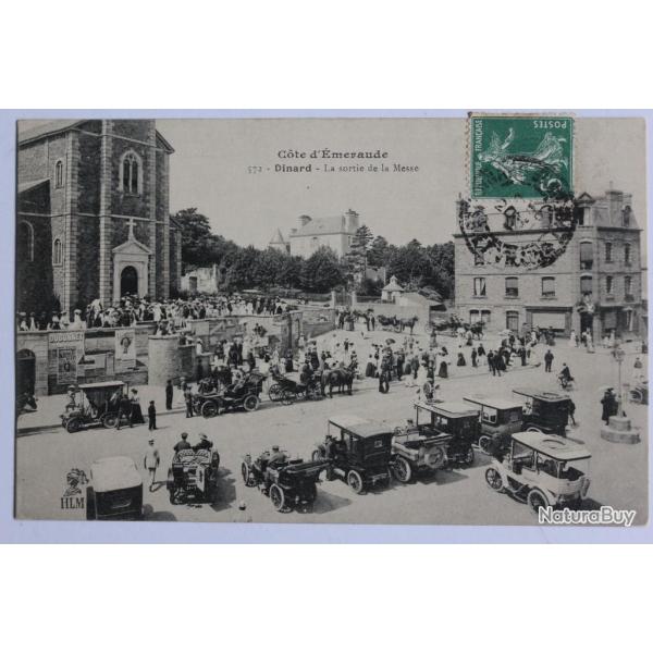 CPA Ille-et-Vilaine Dinard La sortie de la Messe Automobiles