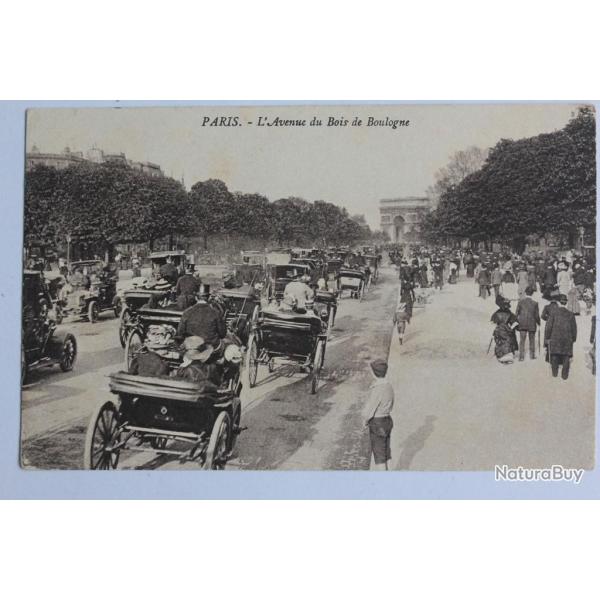 CPA Paris L'Avenue du Bois de Boulogne Retour des Courses Attelages