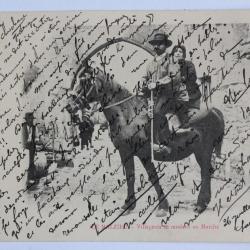 CPA Lozère Le Malzieu Villageois se rendant au Marché Cheval.