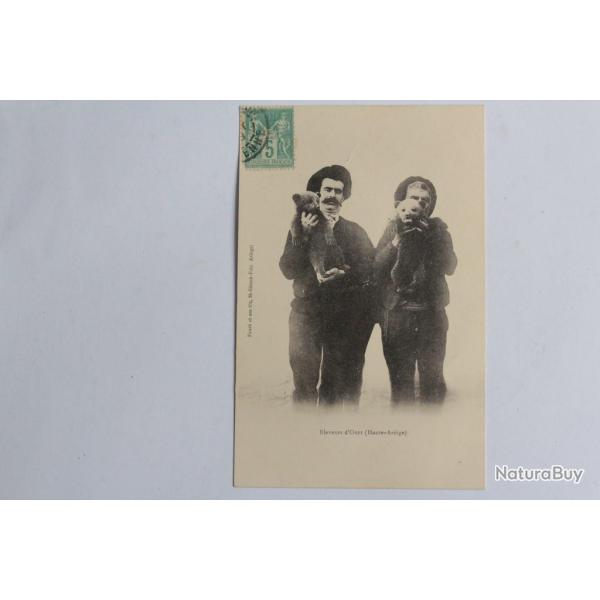 CPA Pyr�n�es Montreur d'ours �leveurs d'Ours Haute-Ari�ge Ustou Oursons