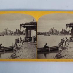 Photographie Vue stéréo La ville de Thun prise du lac Suisse