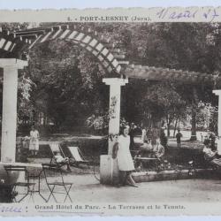 CPA Jura Port-Lesney Grand hôtel du Parc La terrasse et le Tennis