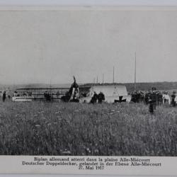 CPA Suisse Biplan allemand atterri dans la plaine Alle-Miécourt