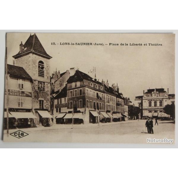 CPA Jura Lons-le-Saunier Place de la Libert� et Th��tre