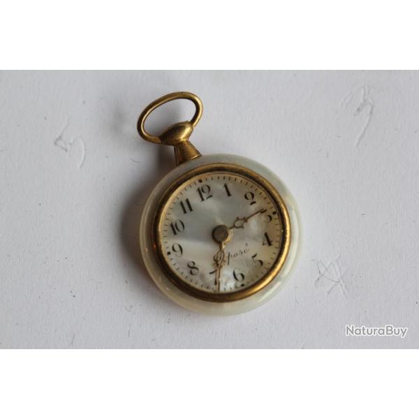 Pendentif montre nacre Bijoux