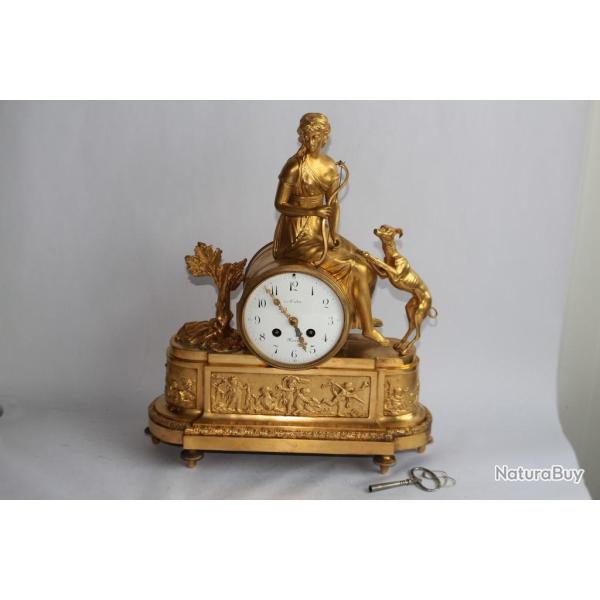 Pendule restauration Diane chasseresse bronze dor�