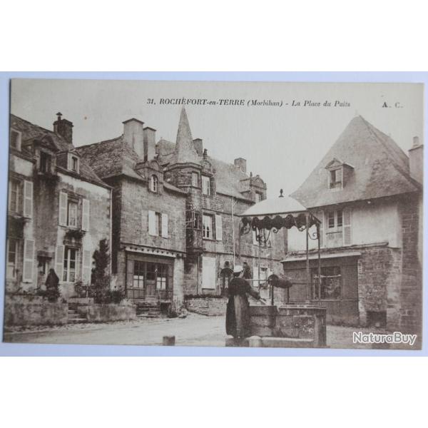 CPA Rochefort-en-Terre La place du Puits Morbihan
