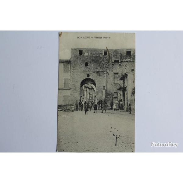 CPA Donz�re Vieille porte anim�e Dr�me