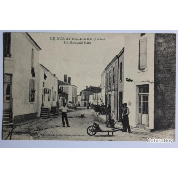CPA Le Gu�-de-Velluire La grande rue Vend�e