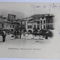 CPA Nyons Marché aux cocons Place Carnot Drôme