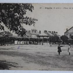 CPA Digoin Place de la République Saône-et-Loire